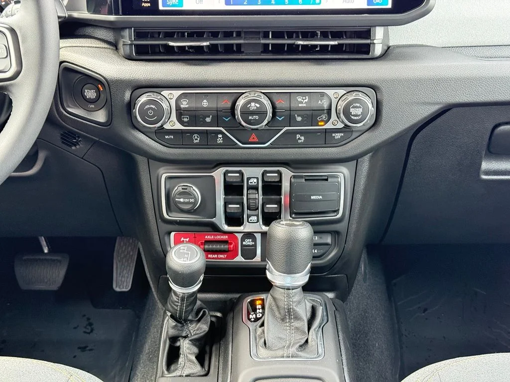2025 Jeep Wrangler 4-Door Willys - Photo 20