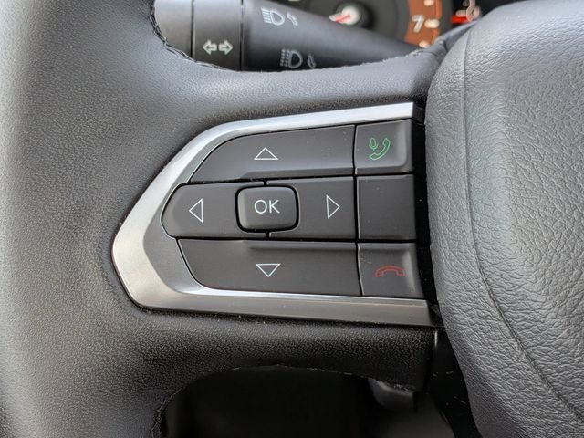 Used 2026 White Jeep Latitude image 25