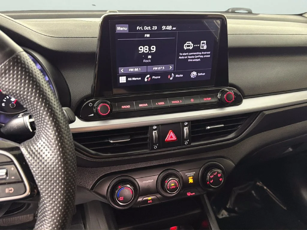 Used 2024  Kia LXS image 23