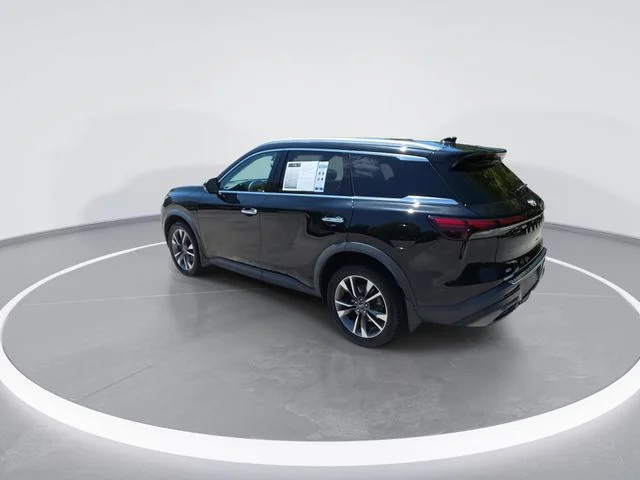 Used 2022 Black INFINITI LUXE image 5