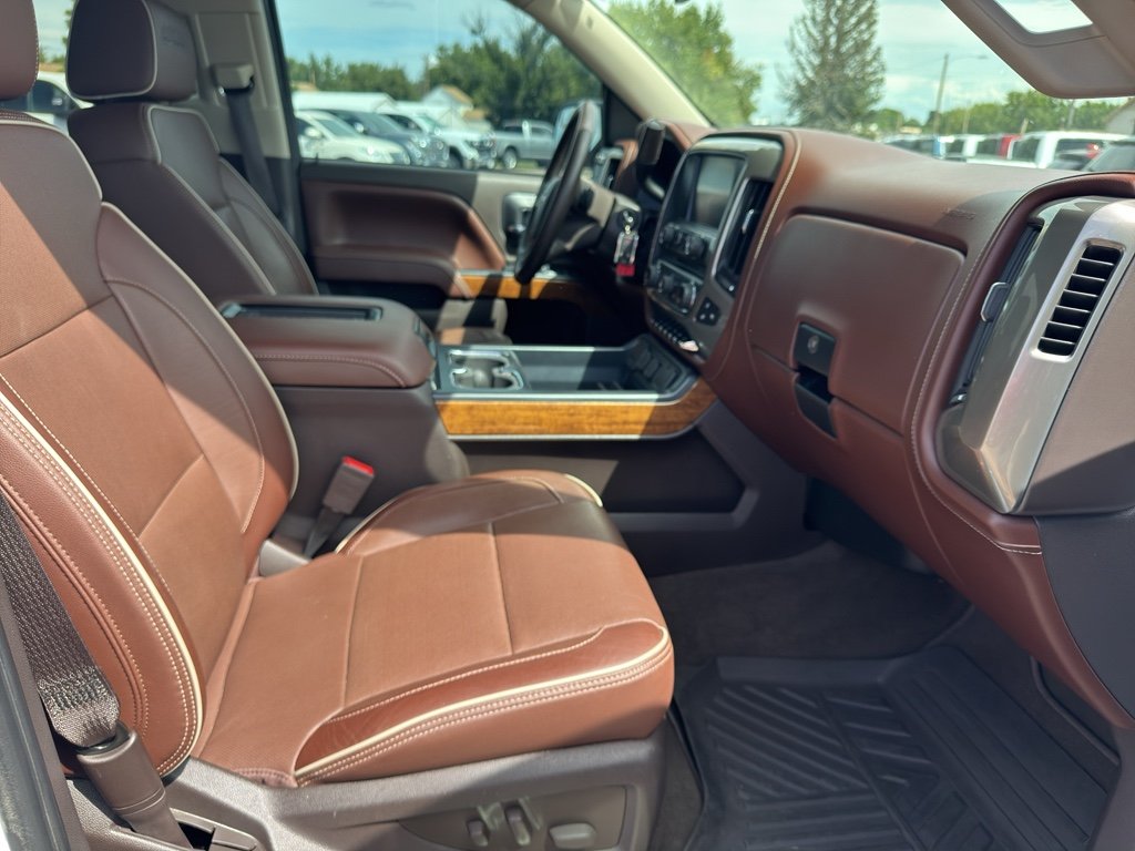 Used 2017 Iridescent Pearl Tricoat Chevrolet High Country image 16