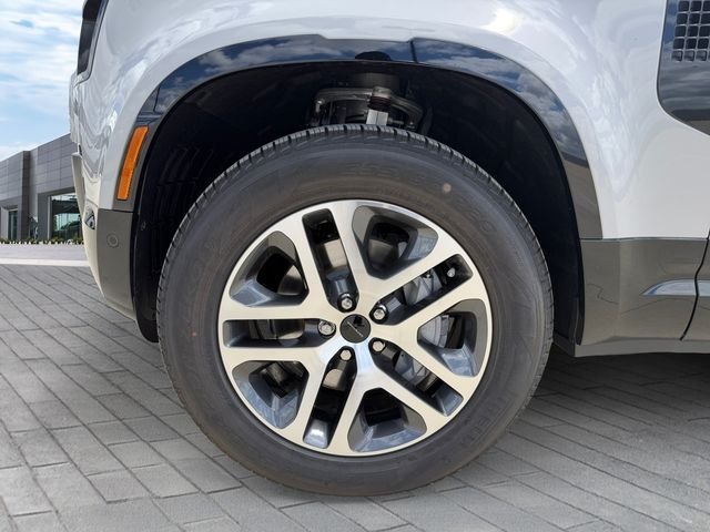 New 2026 Borasco Grey LAND ROVER X-Dynamic SE image 9