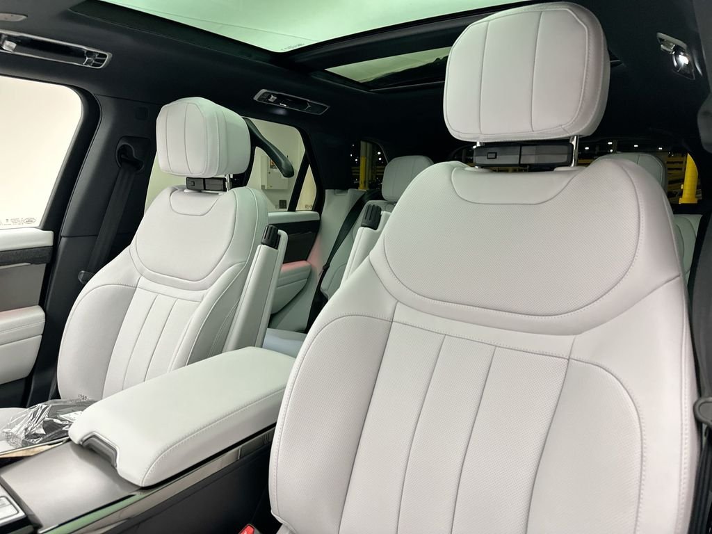 New 2026 Firenze Red Land Rover SE image 18