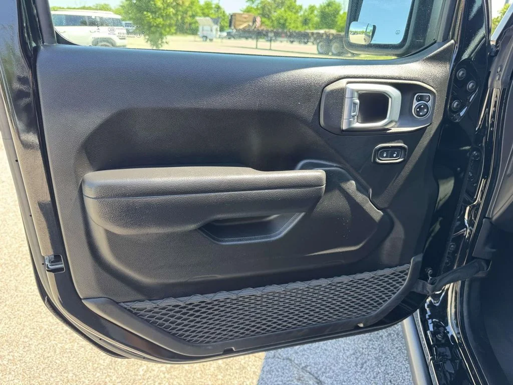 Used 2025 Black Jeep Nighthawk image 25