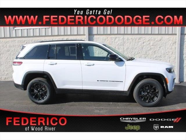 New 2026 Bright White Clear-Coat Exterior Paint Jeep Laredo image 1