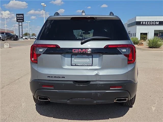 Used 2023 Sterling Metallic GMC SLT Front-Wheel Drive image 3