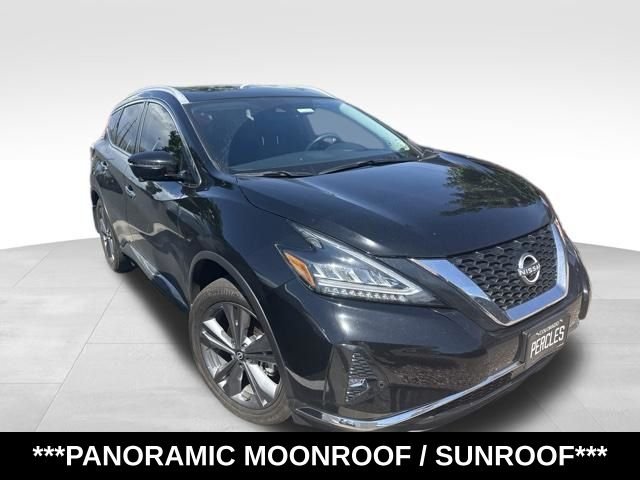 Used 2023 Black Nissan Platinum image 5