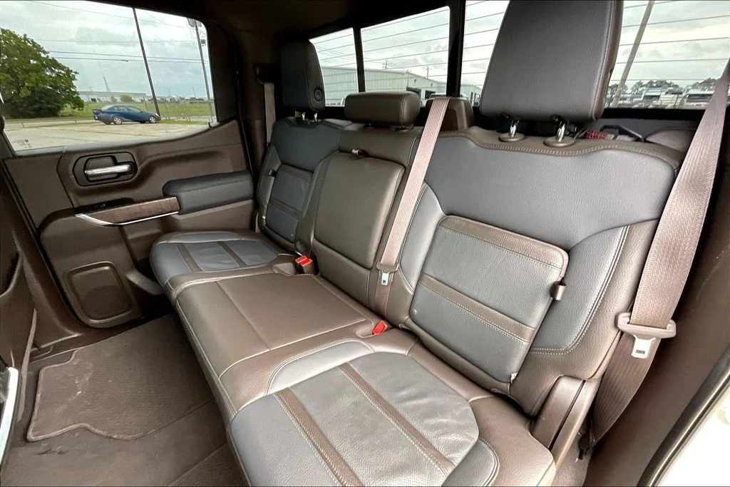 Used 2022 White GMC Denali image 19