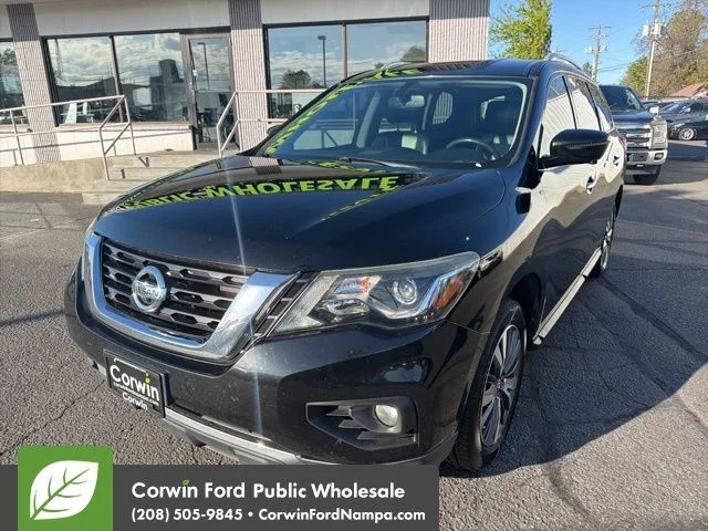 2017 Nissan Pathfinder SL 4WD's photo