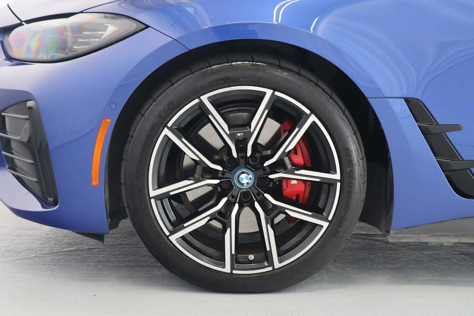 Used 2023 Portimao Blue Metallic BMW eDrive40 image 10