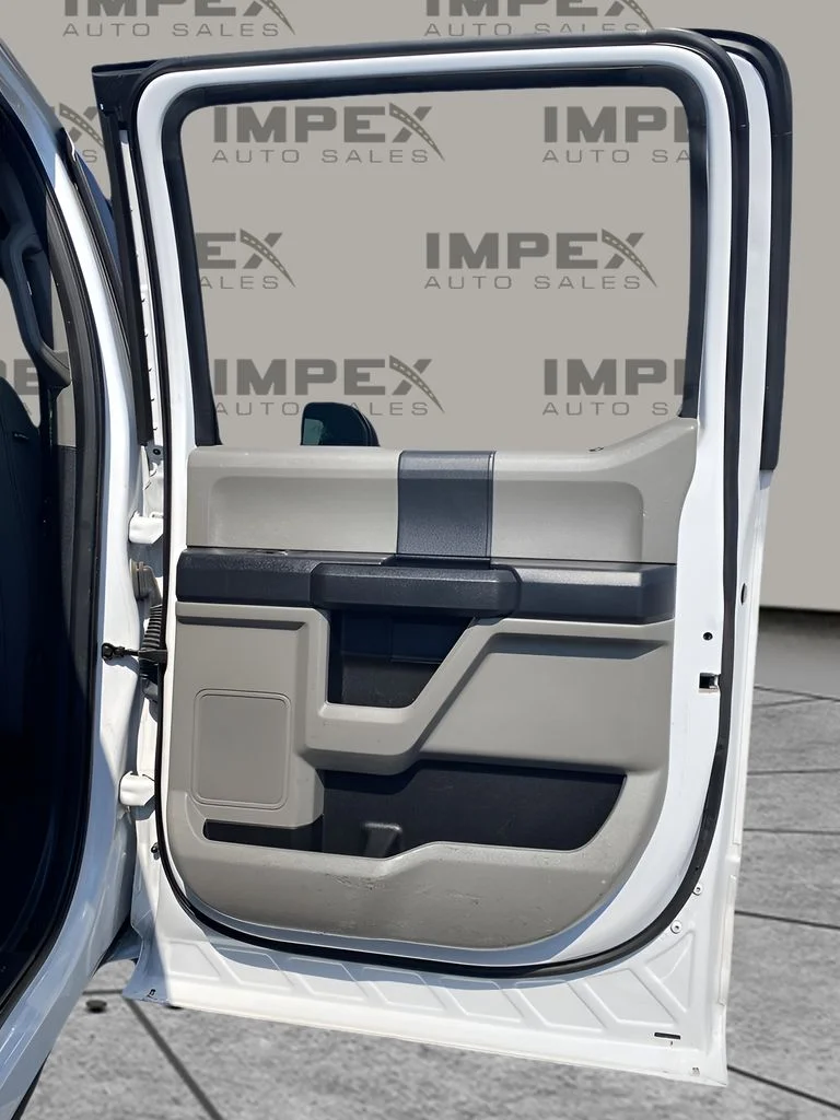 Used 2022 White Ford XL image 44