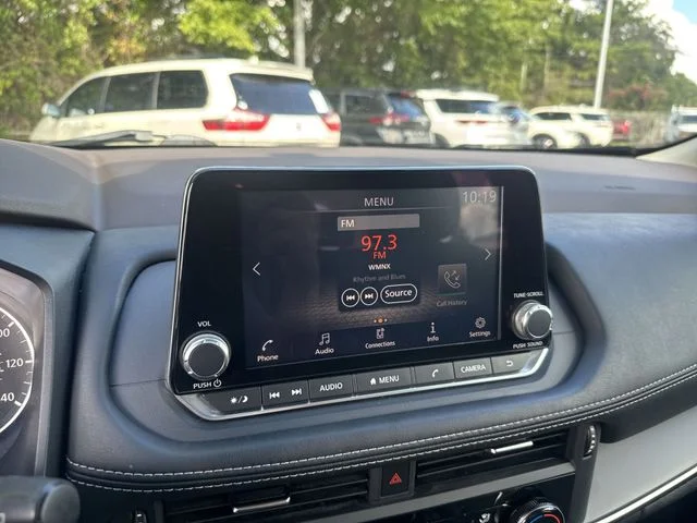 Used 2021 Black Nissan S image 20