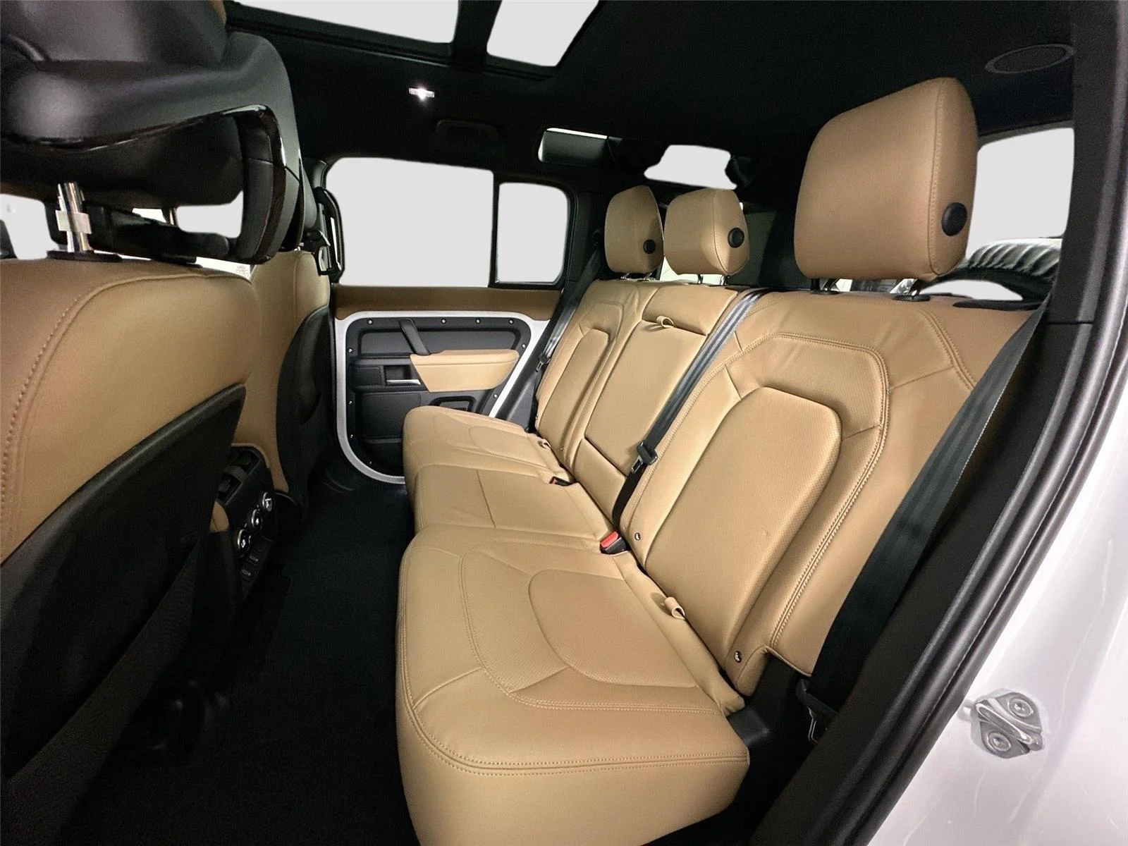 Used 2026 Fuji White Land Rover X-Dynamic SE image 26