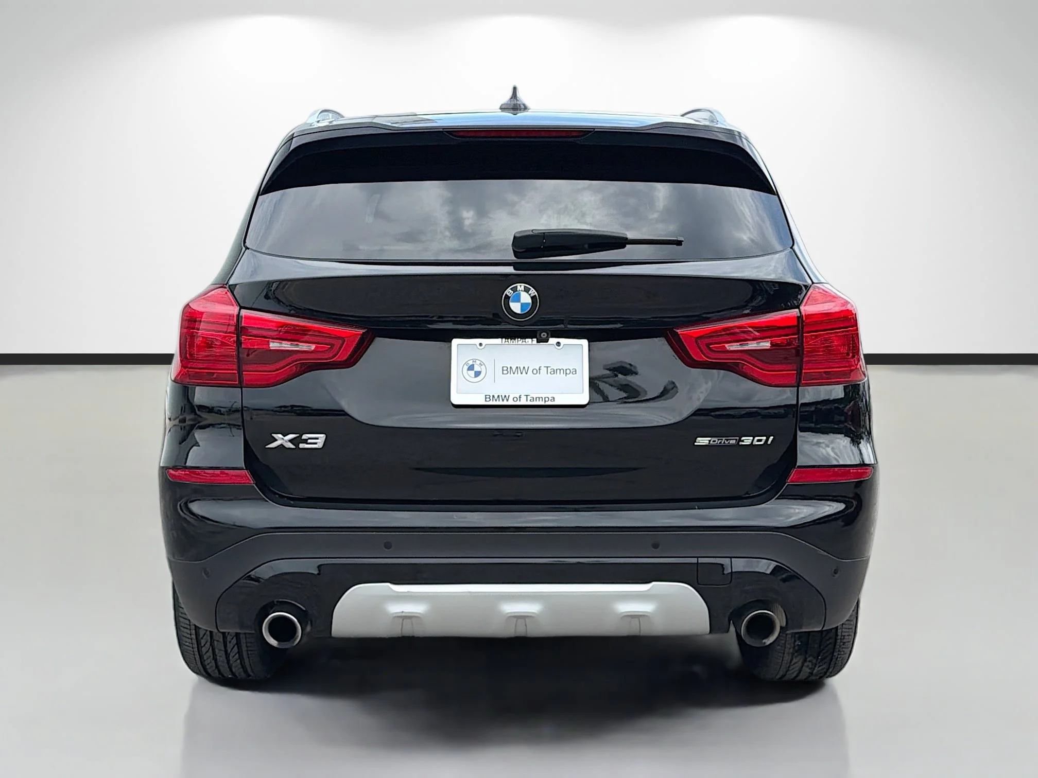 Used 2019 Jet Black BMW sDrive30i image 4