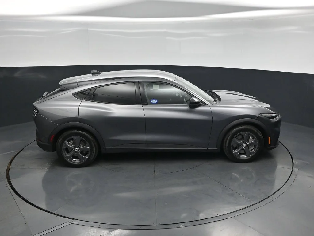 Used 2023 Gray Ford Select image 35