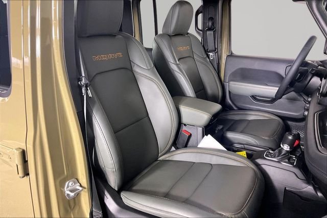 Used 2025 Green Jeep Mojave image 26