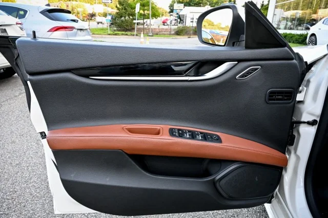 Used 2022 BLUE Maserati Modena Q4 ~~ image 18