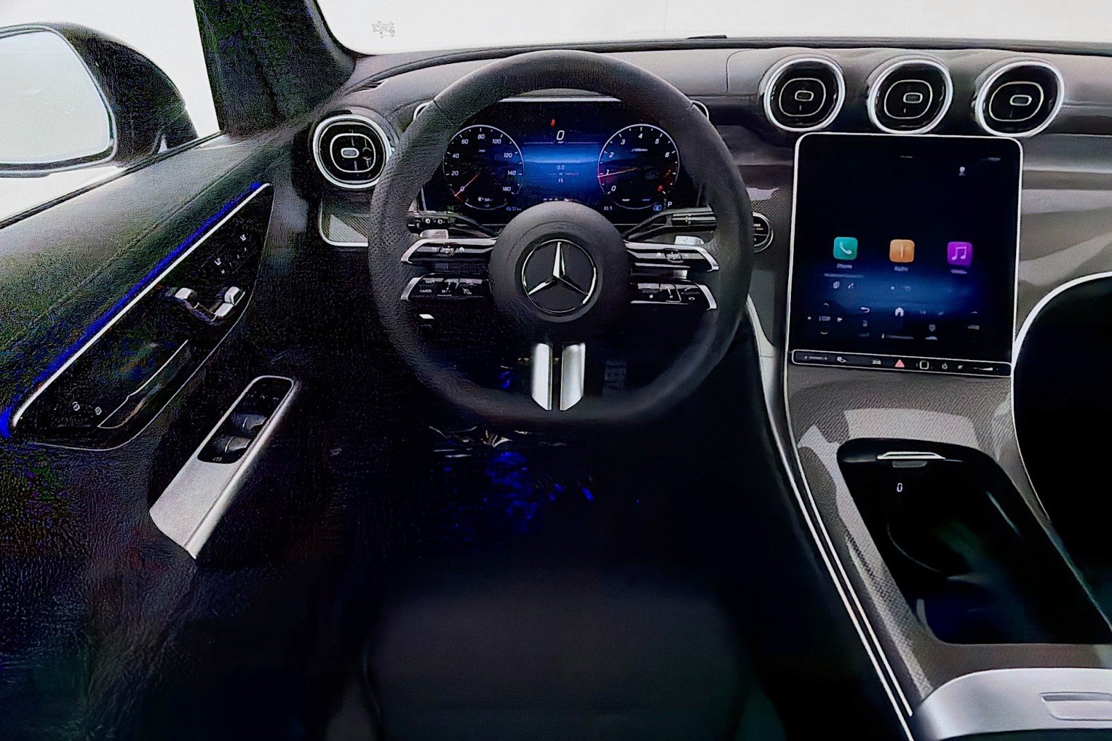 New 2026 Black Mercedes-Benz GLC 300 SUV image 4