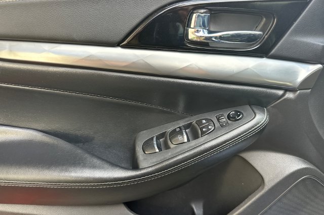 Used 2023 Blue Nissan SV image 10
