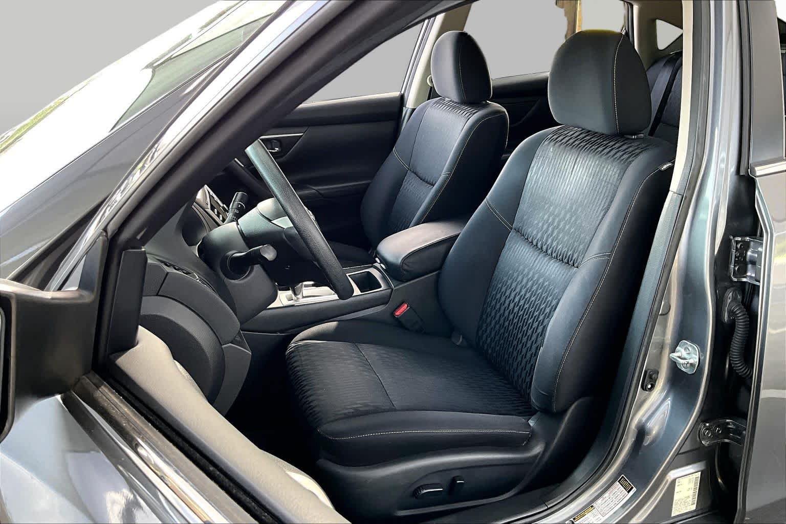 Used 2018 Gun Metallic Nissan 2.5 S image 7