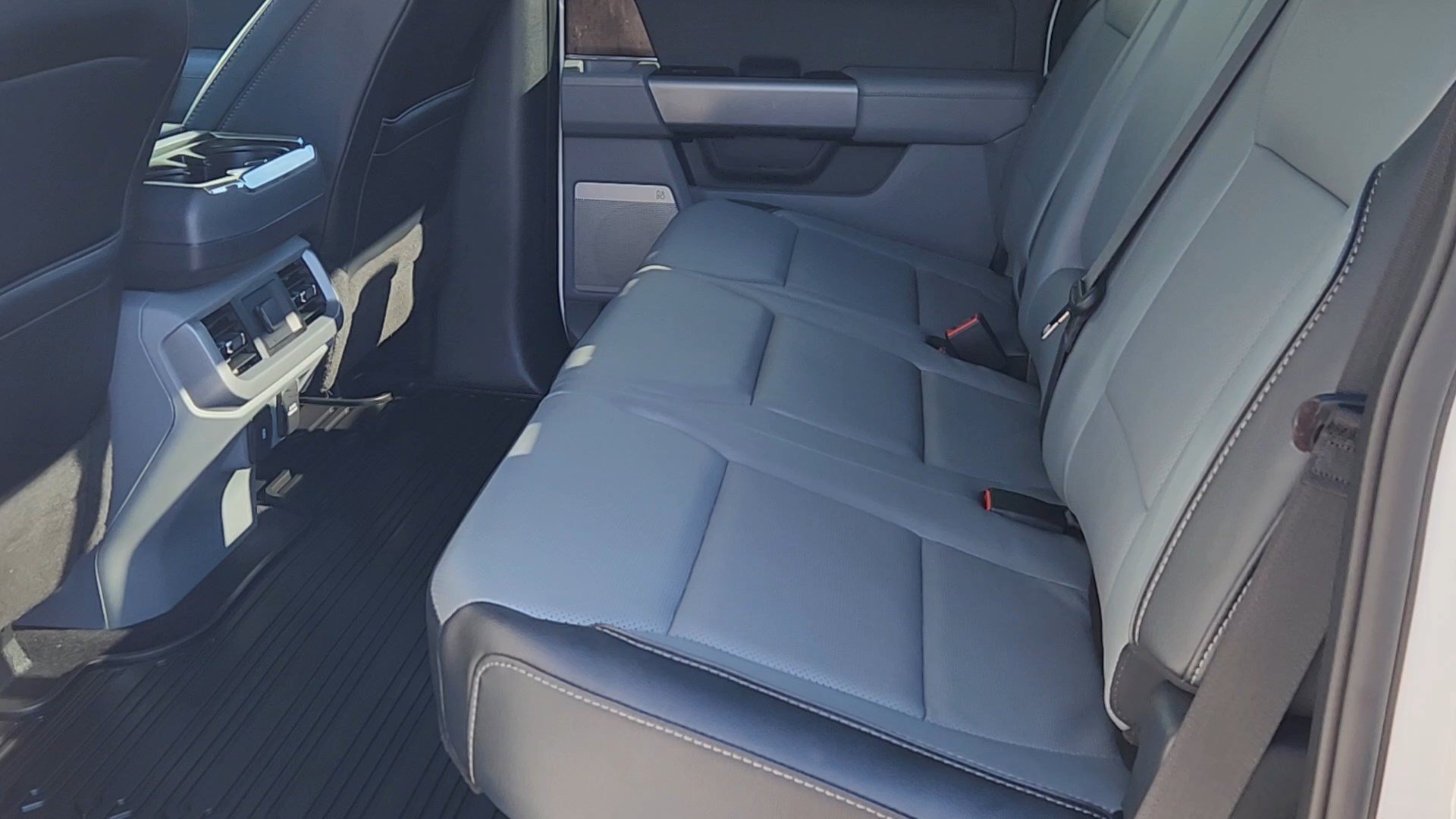 Certified Used 2023 Avalanche Ford LARIAT image 31
