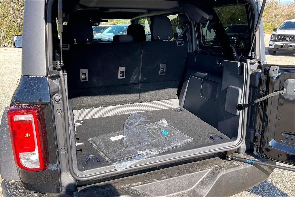 New 2025 Ford Bronco Base 4D Sport Utility