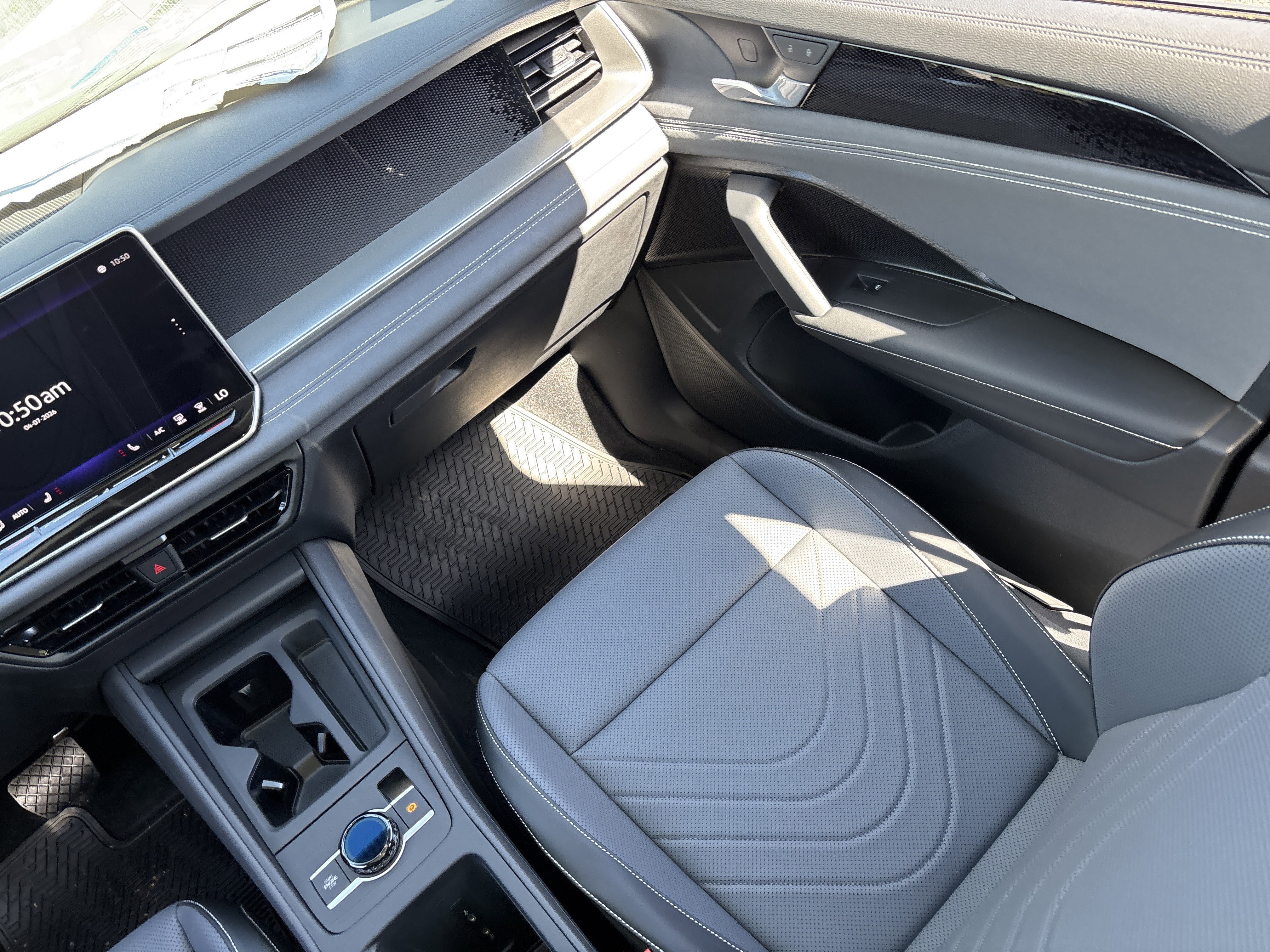 New 2026 Platinum Gray Metallic Volkswagen SE image 12