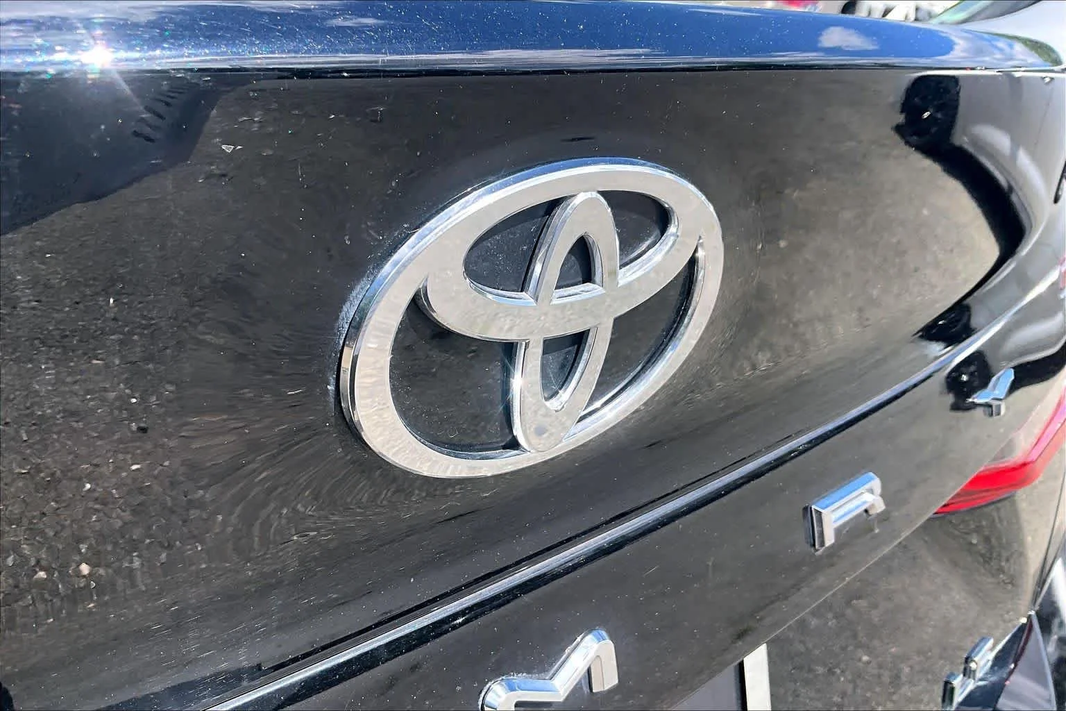 2025 Toyota Camry LE - Photo 31