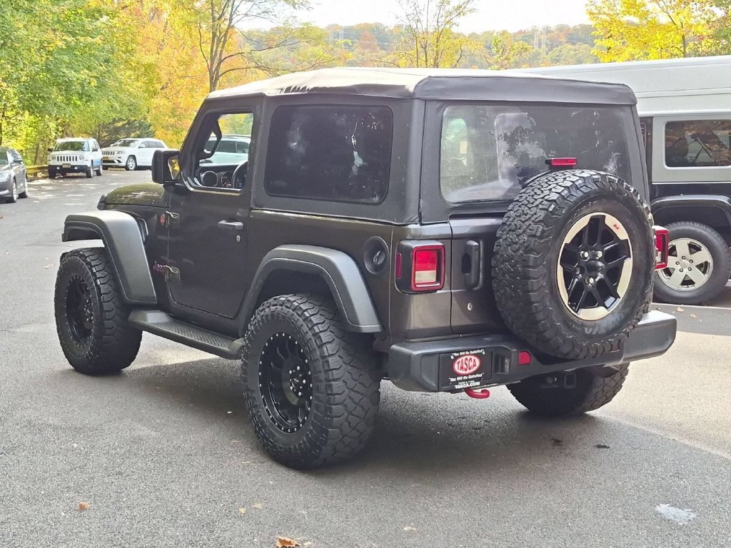 Used 2019 Gray Jeep Sport image 9