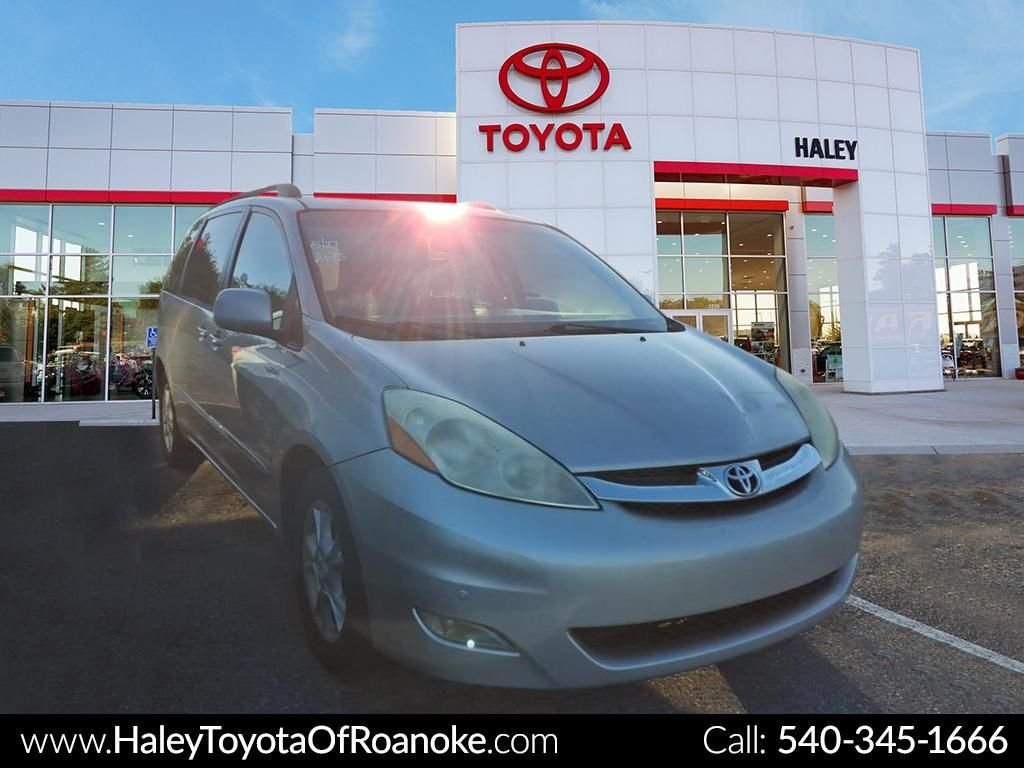 2006 Toyota Sienna XLE Limited's photo