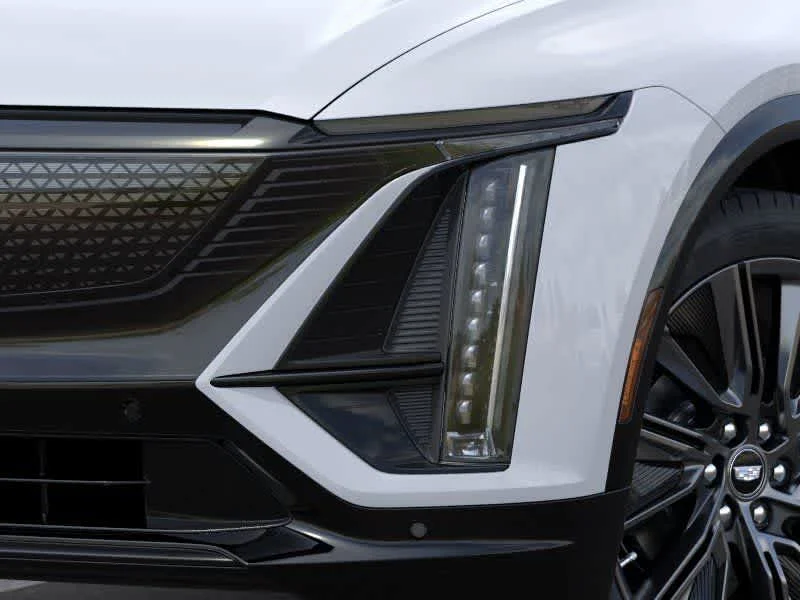 New 2027 Vibrant White Tricoat Cadillac Signature Sport image 10