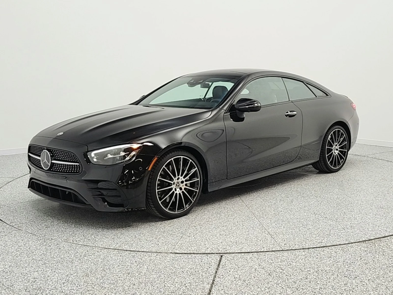 2022 Mercedes-Benz E-Class E450 Coupe's photo