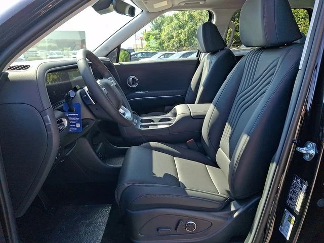New 2026 Black Hyundai SEL Premium image 10