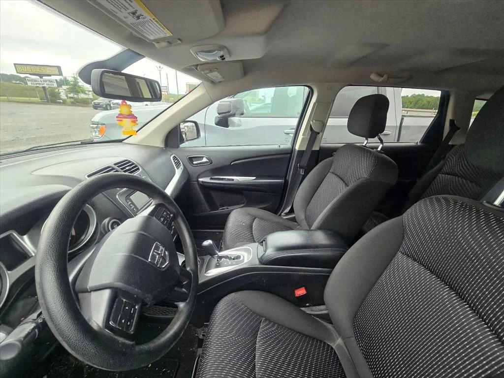 Used 2019 Green Dodge SE image 4