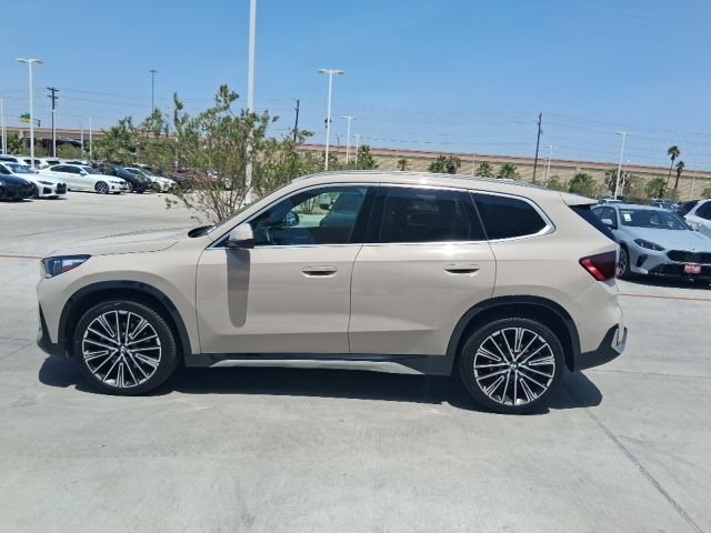 Used 2026 Beige BMW xDrive28i image 3
