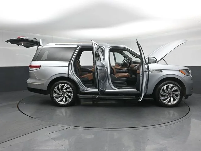 Certified Used 2023 Radiance Metallic Lincoln Reserve image 62