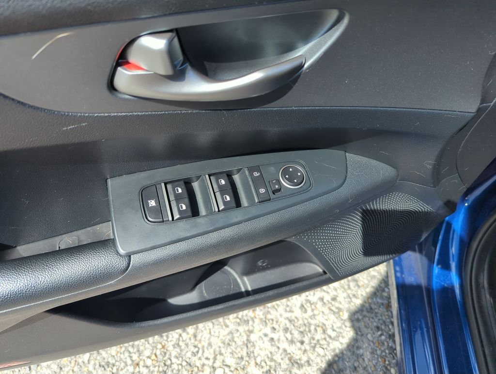 Used 2021 Blue Kia LXS image 19