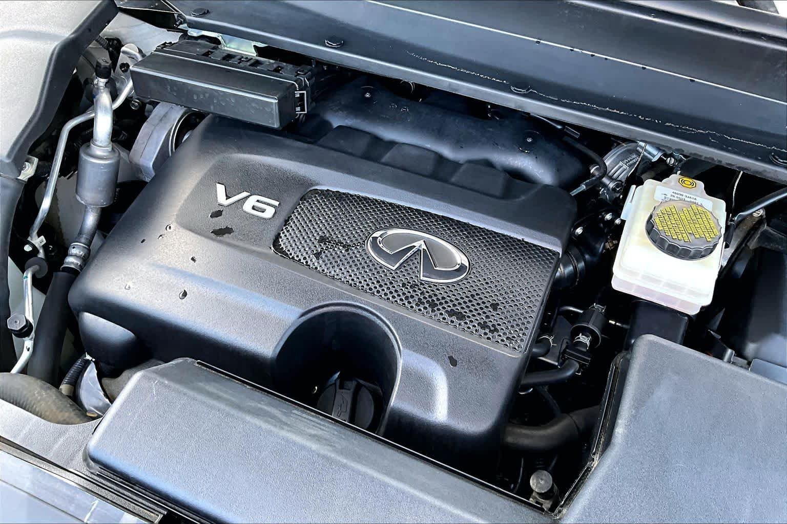 Used 2020 Majestic White INFINITI LUXE image 32