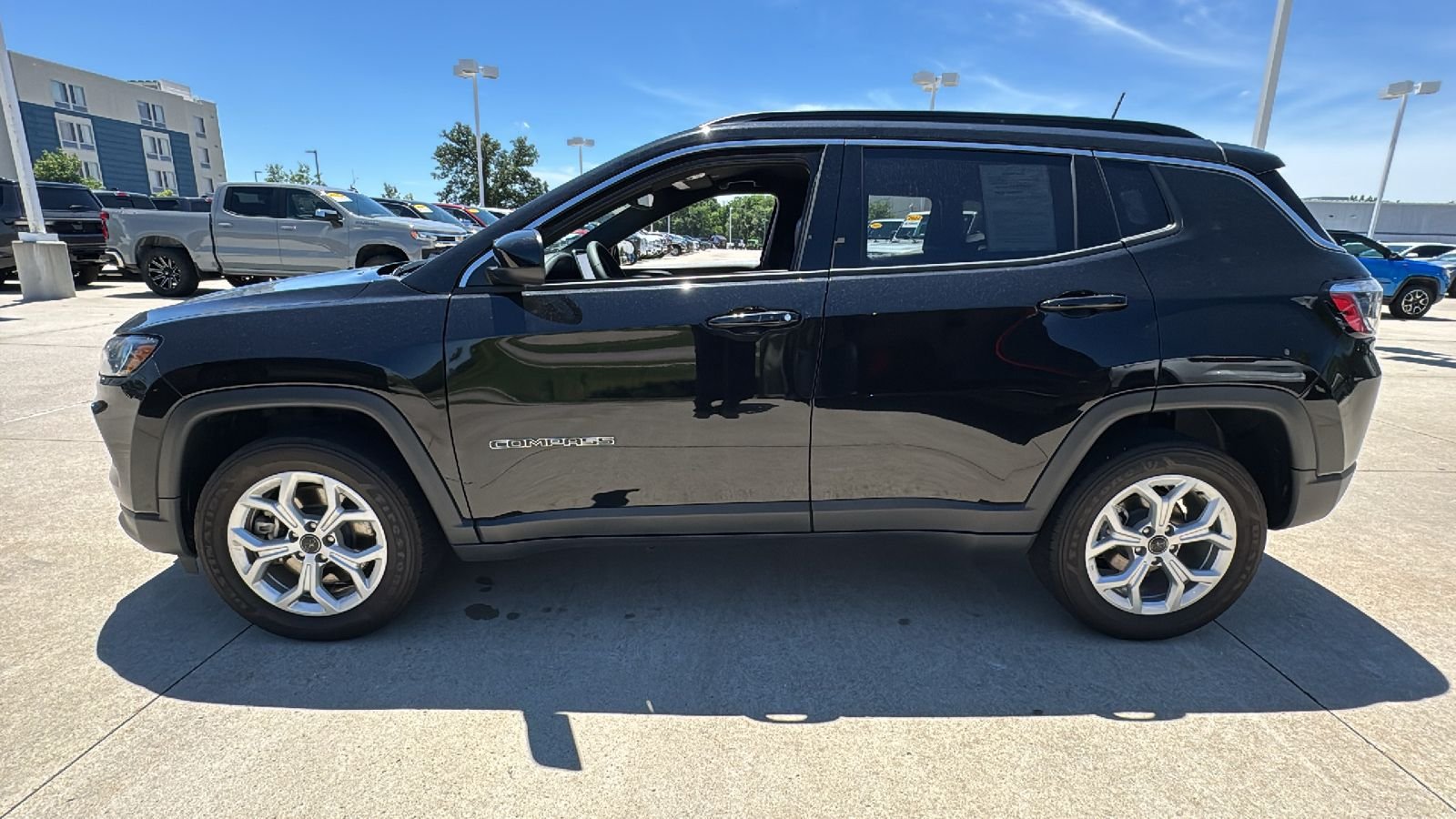 Certified Used 2025 Black Jeep Latitude image 7