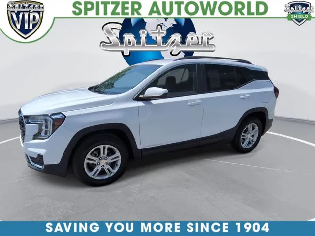 Used 2023 White GMC SLE image 4