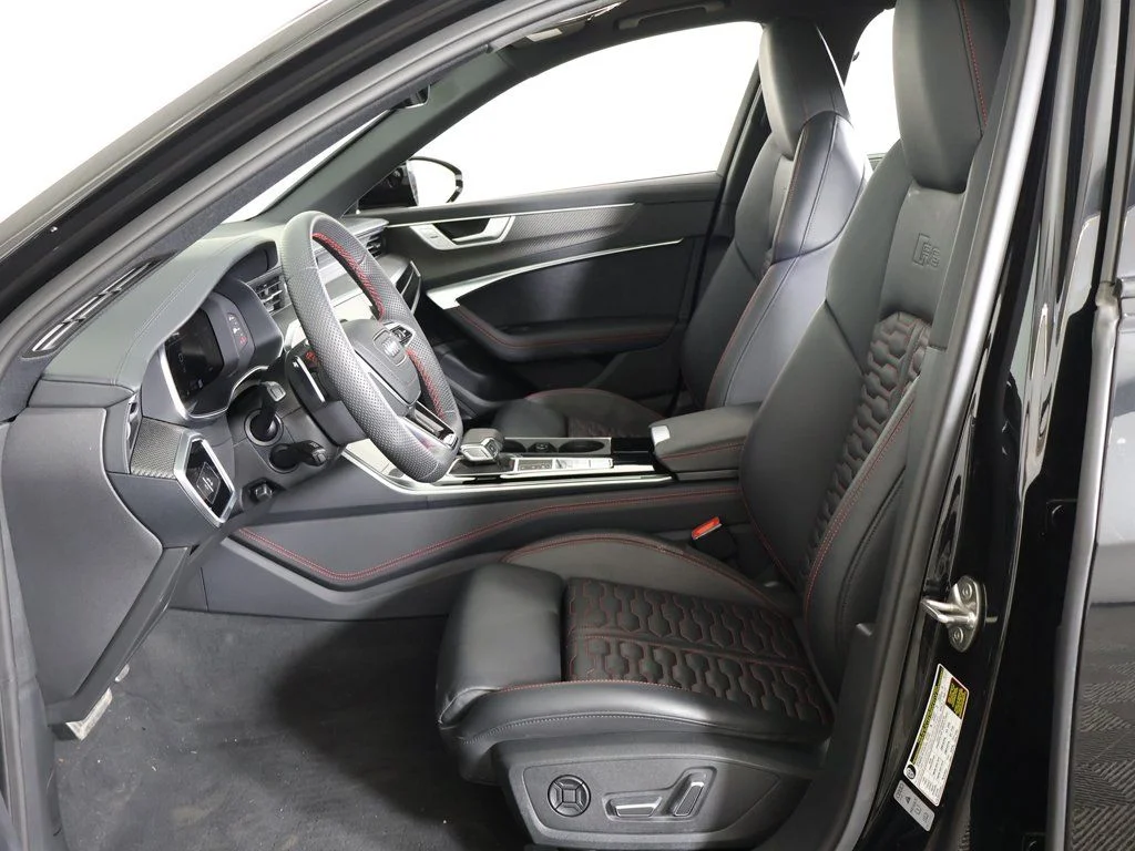 Used 2025 Mythos Black Metallic Audi 4.0T image 32