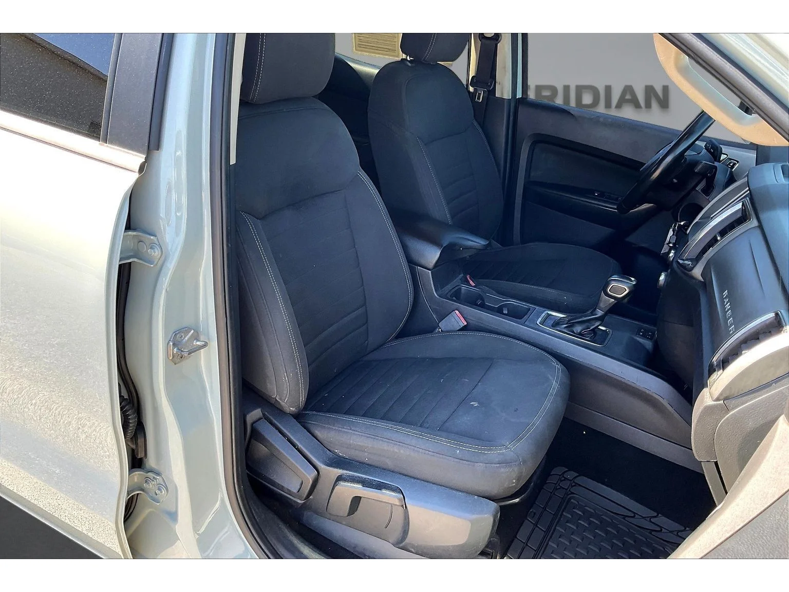 Used 2021  Ford XL image 6