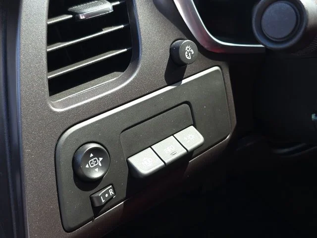 Used 2019 White Chevrolet Grand Sport image 17