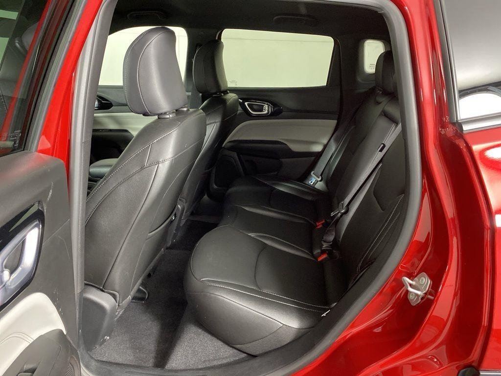 Used 2025 Red Hot Pearlcoat Jeep Limited image 10