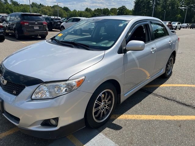 Used 2009 Silver Toyota  image 7