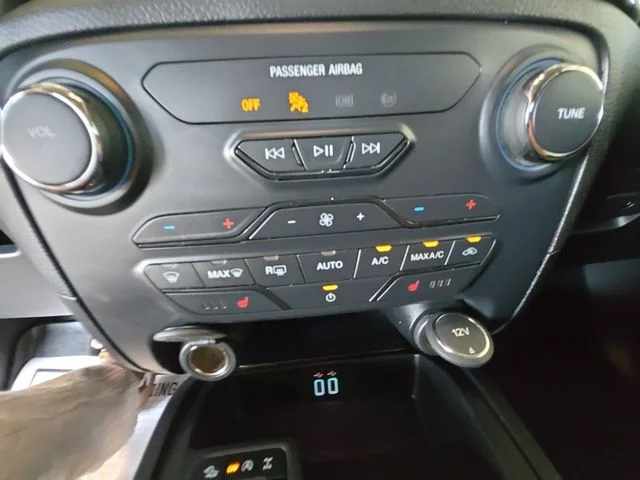 Used 2020 Lightning Blue Metallic Ford Lariat image 17