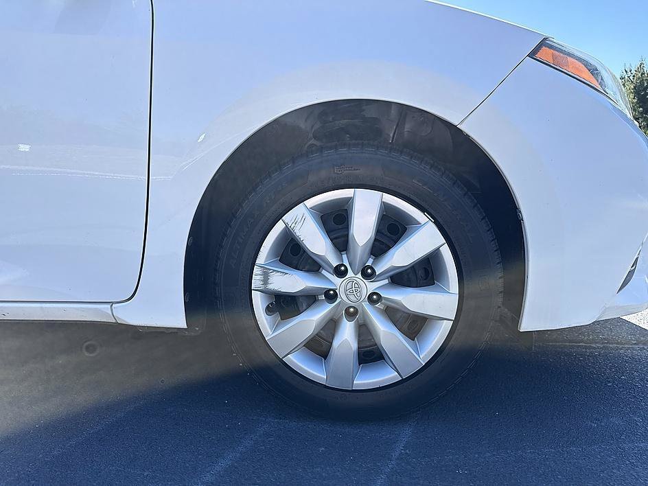 Used 2016 Super White Toyota LE image 10