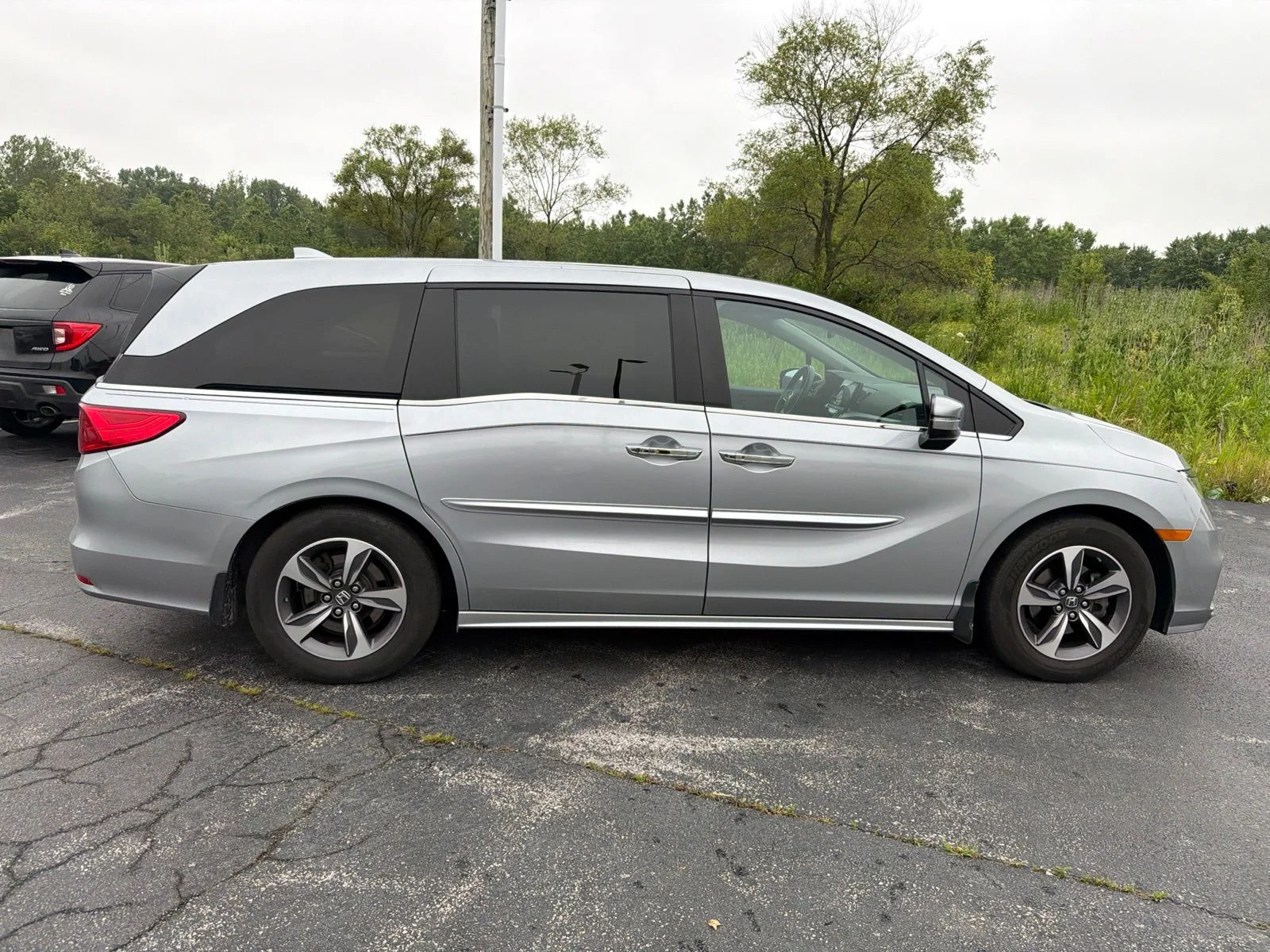 Used 2019 Silver Honda Touring image 7