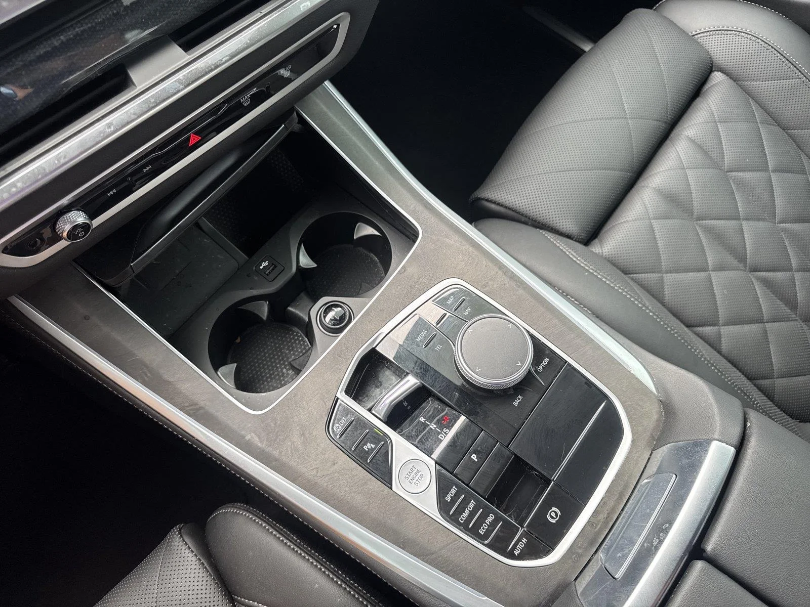Used 2026 Skyscraper Grey Metallic BMW sDrive40i image 27