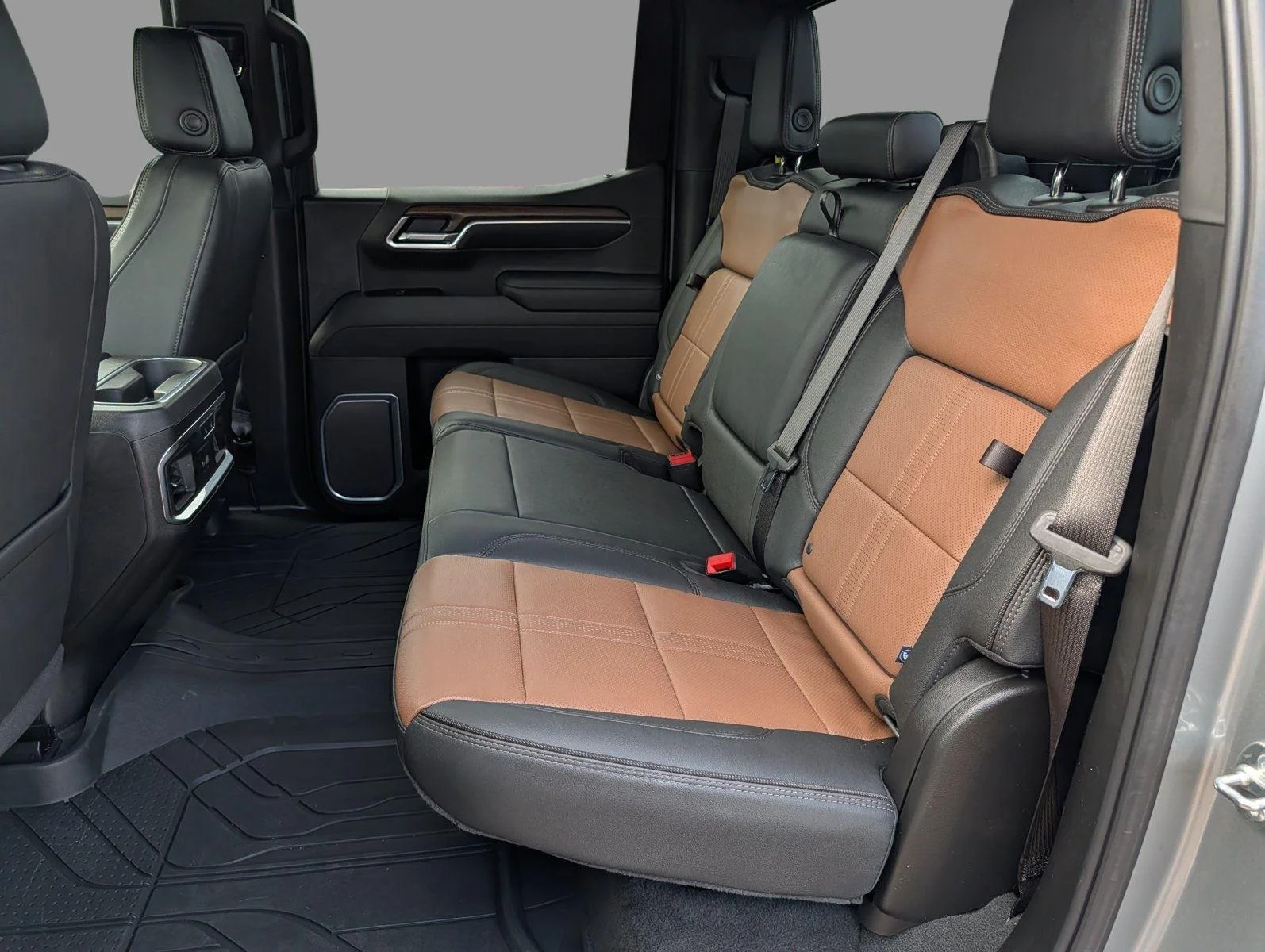 Used 2025 Sterling Gray Metallic Chevrolet High Country image 36
